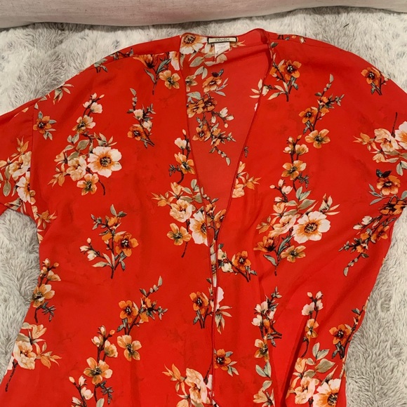 Multiple tops - Picture 2 of 12